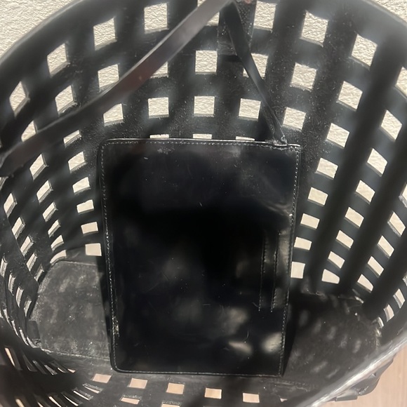 Prada cut out shoulder bag black - Picture 4 of 8